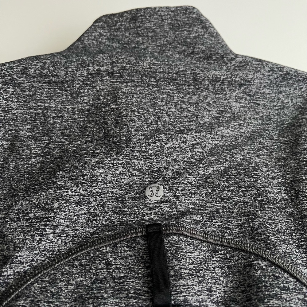 Lululemon define jacket, heather gray, size 6 - Picture 8 of 15